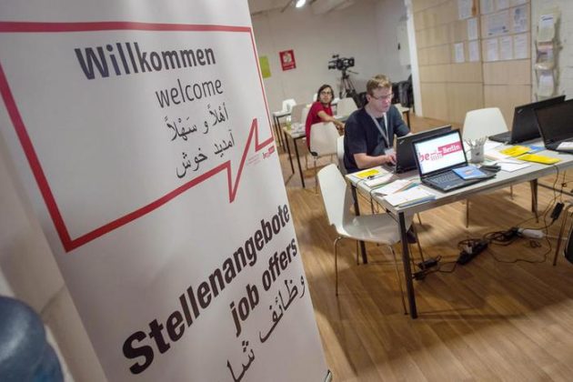 یک سوم پناهندگانی که به آلمان آمده‌اند کار پیدا کرده‌اند