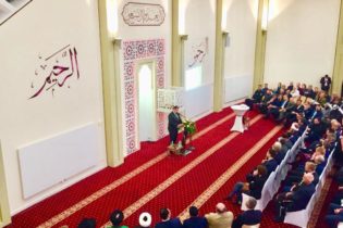 روز درهای باز مساجد در آلمان با شعار «اعتقاد در زمان‌های استثنایی»