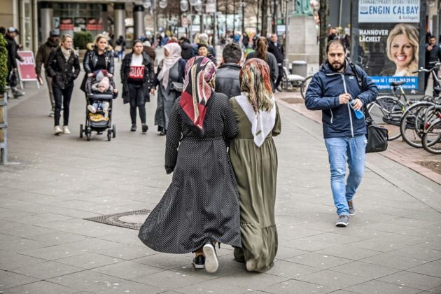 عُشر الطلاب المسلمين فقط يحصلون على التعليم الديني!