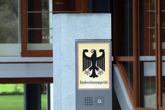 الدستورية: يجب التحقق من الظروف المعيشية قبل الترحيل