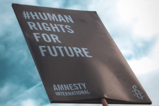تدهور الوضع العالمي لحقوق الإنسان وثغرات بالقانون الألماني!