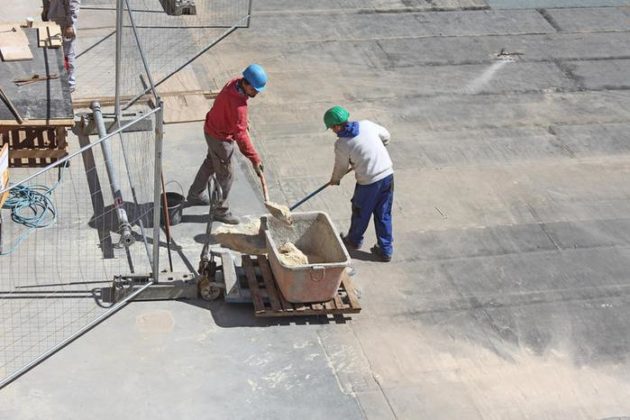 از کار بیرونم کرد و گفت برو در “جاب سنتر” ثبت نام کن