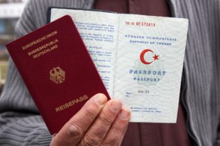 السوريون بالمرتبة الثانية بين الحاصلين على الجنسية الألمانية!