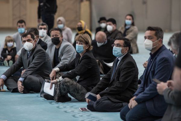 عمدة كولن: السماح برفع الأذان علامة على الاحترام!