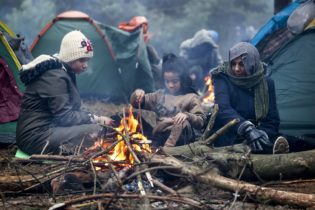الاتحاد الأوروبي يرفض اقتراح لوكاشينكو.. وعودة 450 لاجئ لوطنهم!