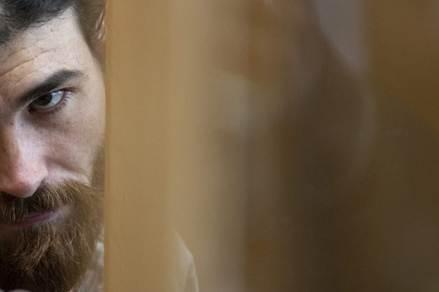 جديد محاكمة الجندي الألماني الذي انتحل هوية لاجئ سوري!