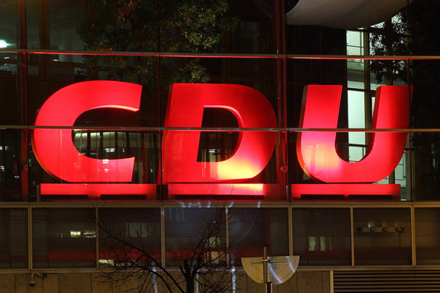 من هو فريدريش ميرتز الرئيس الجديد لحزب CDU؟