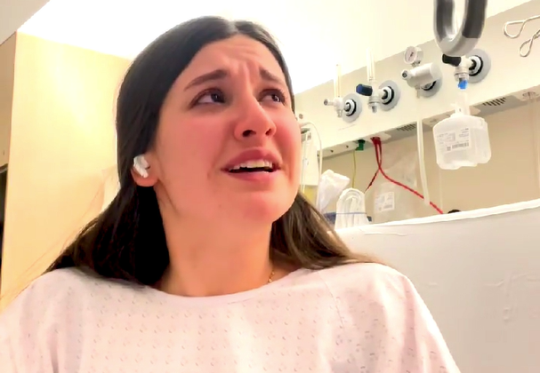 فتاة الترام تحرج الشرطة والإعلام.. وتنزع كمامة العنصرية!