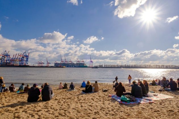 شروع سال نو در هامبورگ با هوای بهاری و گرم