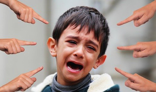 كيف نحمي أطفالنا من خطر التنمّر؟