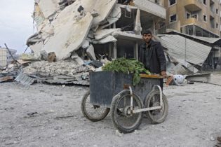 منظمة مساعدة كاثوليكية تطالب بإنهاء العقوبات على سوريا!