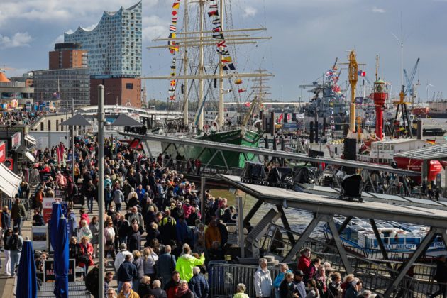 ۸۰۰ هزار نفر هشت صد و سی و سومین تولد بندر هامبورگ را جشن گرفتند