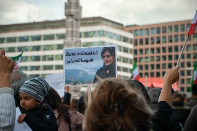 أوروبا تدين النظام الإيراني.. وألمانيا توقف الترحيل إلى إيران