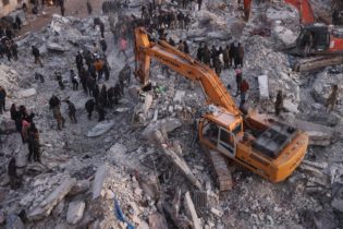 نصائح الخبراء للراغبين بالتبرع للمتضررين في زلزال سوريا وتركيا