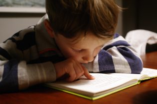 یک چهارم دانش‌آموزان آلمان توانایی کتاب خواندن را ندارند