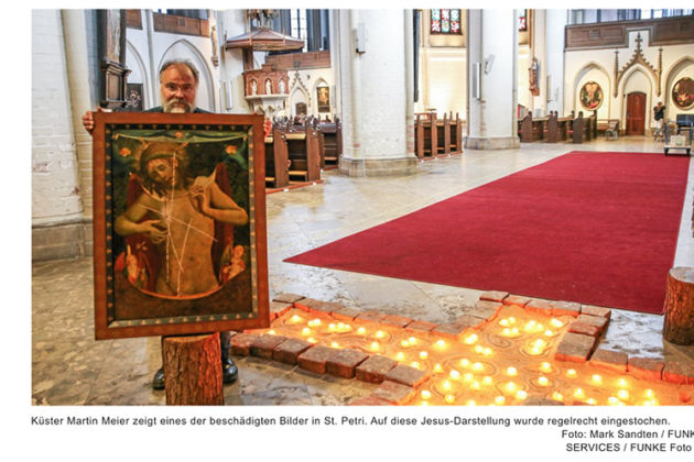 هجوم بأدوات حادة على لوحات قديمة بالكنيسة!