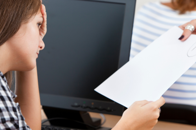 المساعدة الهاتفية متاحة للطلاب والآباء مع اقتراب النتائج في هامبورغ