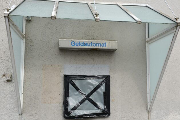 چرا دستگاه‌های خود‌پرداز در حال ناپدید شدن هستند