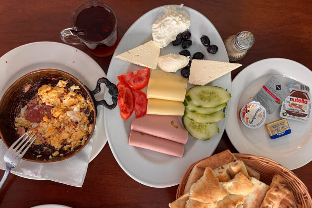 صبحانه خوب اما نه در خانه: بیرون کجا صبحانه بخوریم؟