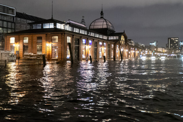 بدء موسم العواصف وتساقط الثلوج الأولى في هامبورغ