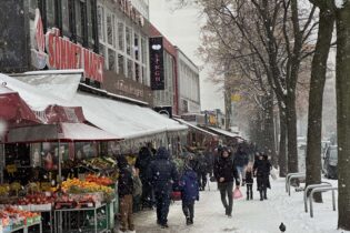 بارش برف در هامبورگ باعث اختلال در ترافیک و حمل و نقل عمومی شد