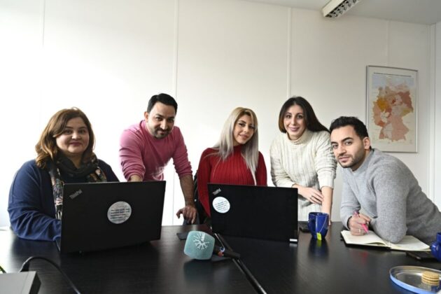 يک‌سالگی امل فرانکفورت: تلاش در راستای خبرنگاری دقیق