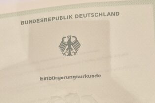 الإجراءات الجديدة للتجنيس في ألمانيا.. التسهيلات والعقبات!