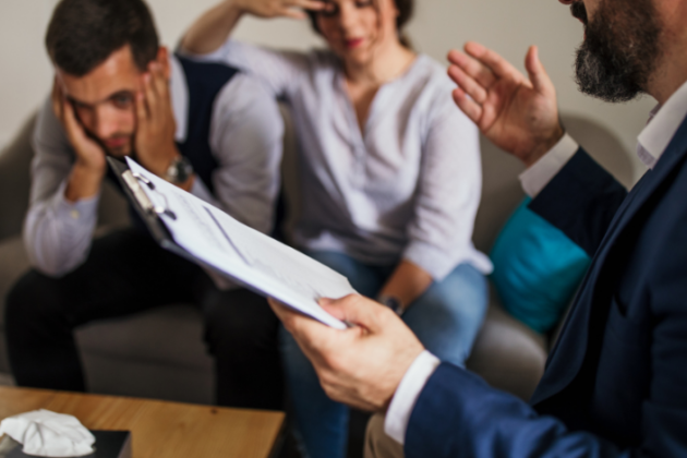 ما هي علامات العلاقات السامة وما أسبابها؟