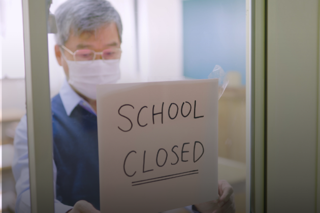 آثار إغلاق المدارس على الصحة النفسية للأطفال والمراهقين خلال جائحة كورونا