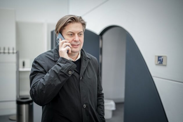 البديل يخفي مرشحه للبرلمان الأوروبي بسبب فضيحة التجسس!