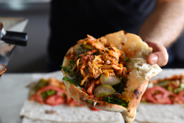 توزيع دونر مجاني غداً في Schanze.. فمن وراء الحملة؟