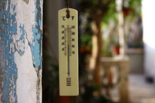 موجات الحرارة الشديدة ومخاطرها الصحية.. نصائح للوقاية