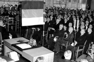 الاحتفال بمرور ٧٥ عاماً على دستور ألمانيا الاتحادية