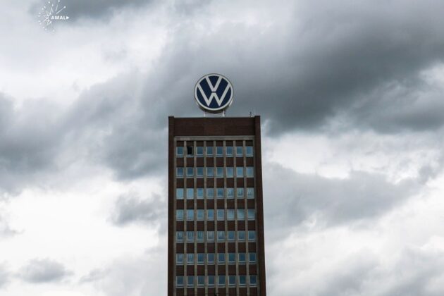 ما هي المشاكل التي تعاني منها شركة فولكس فاغن؟