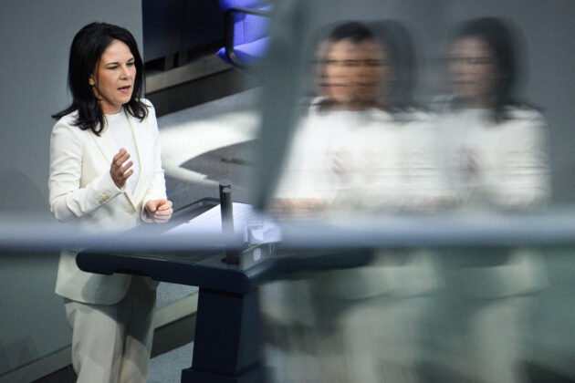 هل توافق ألمانيا على تصدير مزيد من الأسلحة لإسرائيل؟