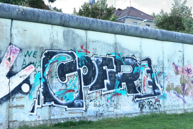 حقائق نسيها الألمان عن سقوط جدار برلين واحتفال بالذكرى 35 لانهياره