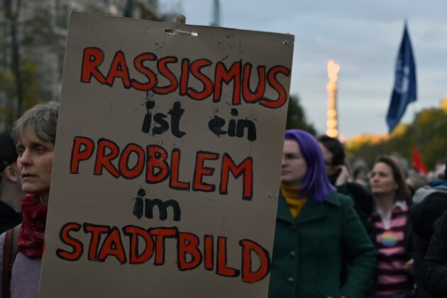عبارة “Stadtbild” تثير عاصفة في ألمانيا: هل قصد ميرتس المهاجرين؟ عبارة “Stadtbild” تثير عاصفة في ألمانيا: هل قصد ميرتس المهاجرين؟