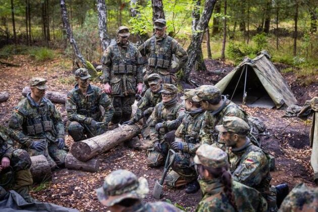 اعتراض دانش‌آموزان و دانشجویان هامبورگ به قانون جدید خدمت سربازی