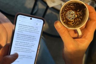 ChatGPT يقرأ الفنجان