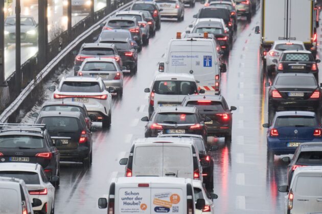 “جواسيس على عجلات” مخاوف ألمانية حول اقتراب السيارات الصينية من المنشآت الحساسة