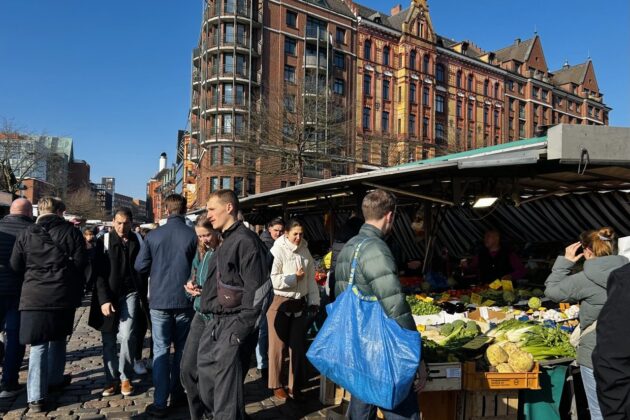 سوق السمك في هامبورغ: حكاية أقدم أسواق شمال ألمانيا بين التاريخ والحياة اليومية