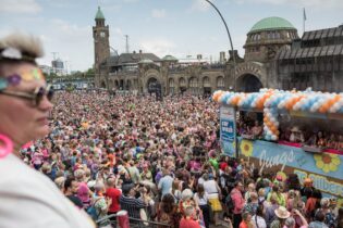 جشنواره‌ی موسیقی Schlagermove در هامبورگ با حضور ۴۰۰ هزار نفر